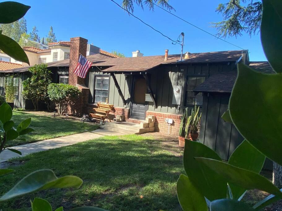 Sweet Woodland Hills Ferienhaus *